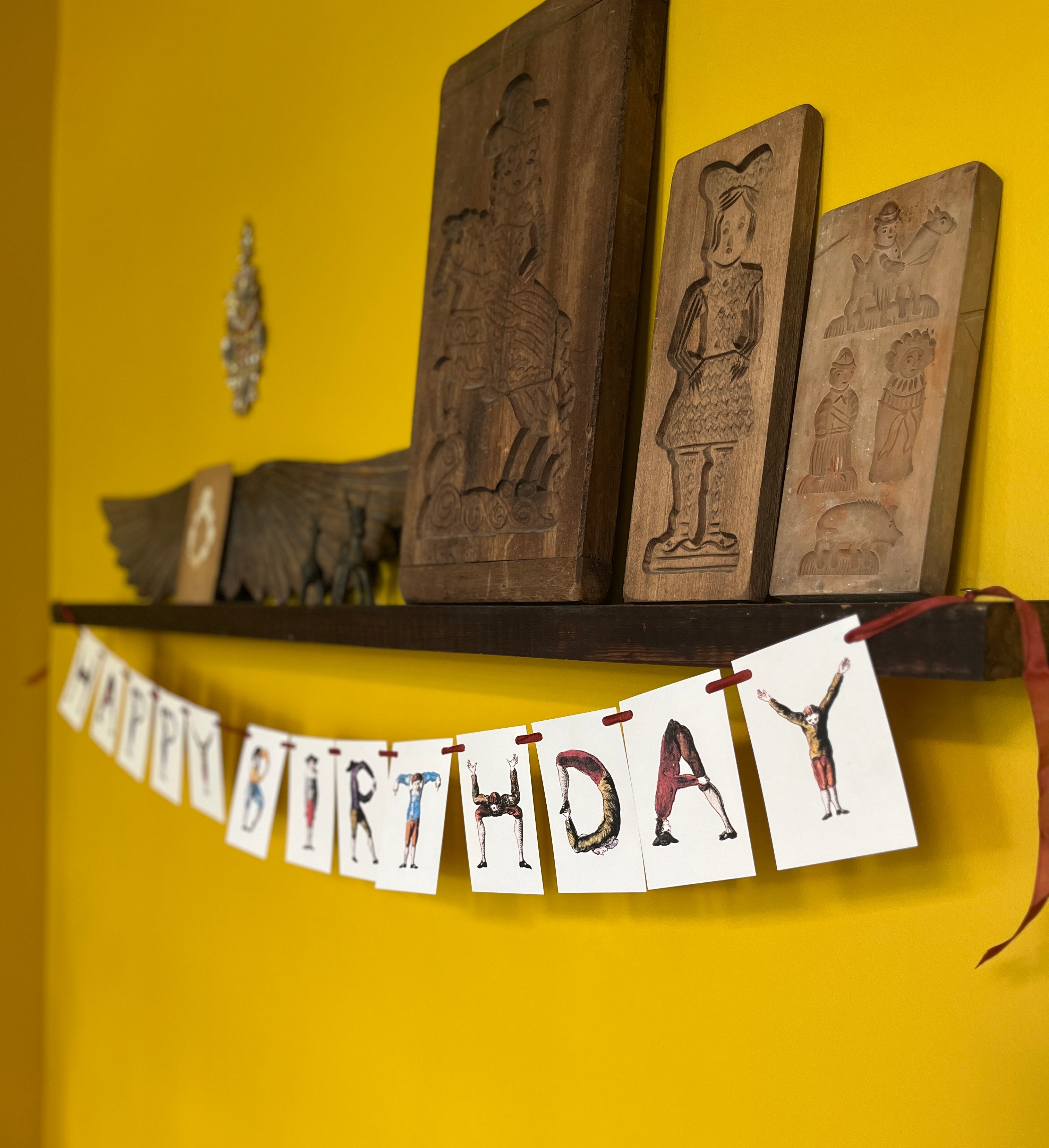 Happy Birthday Posture Banner - PARCEL
