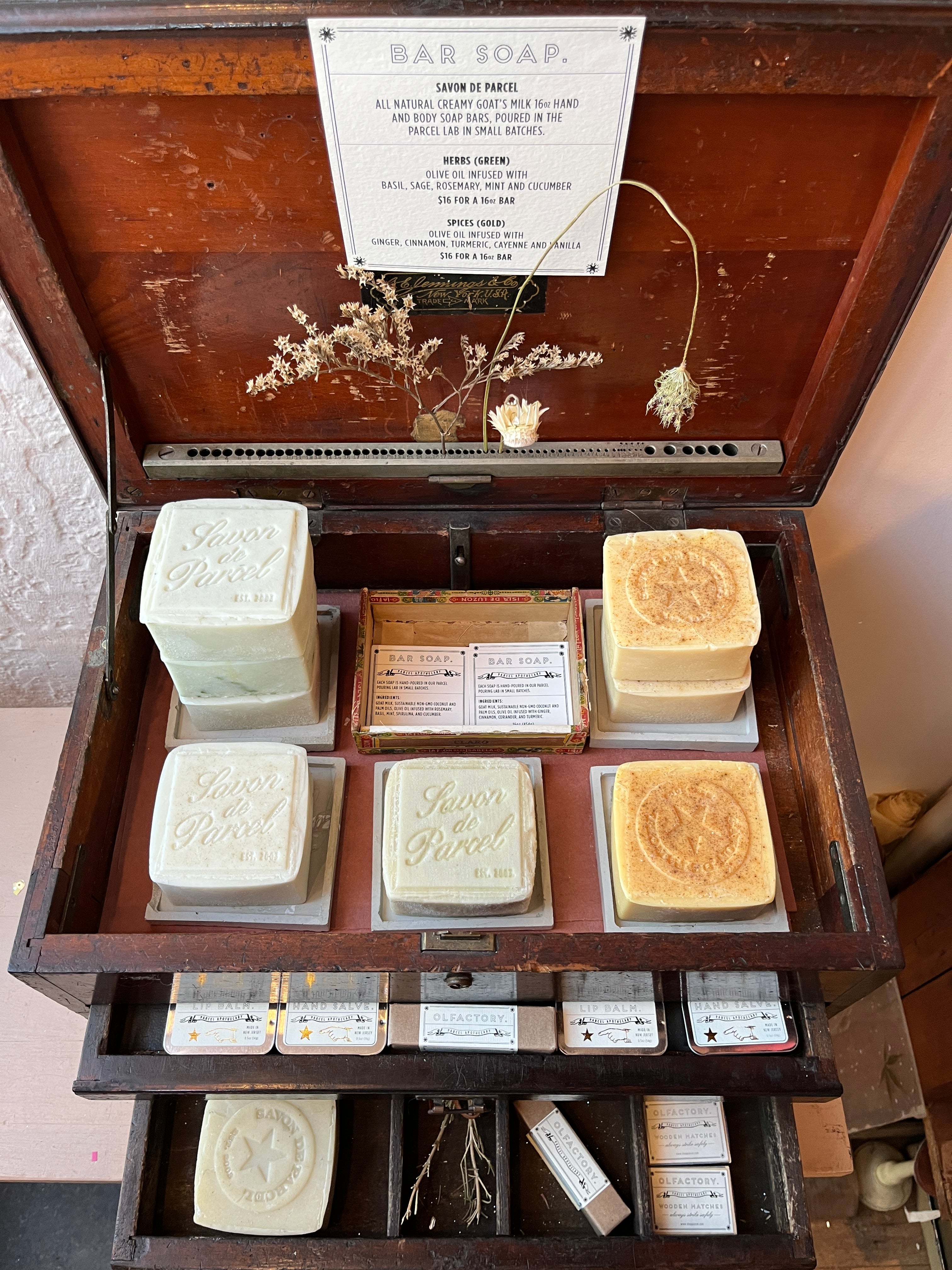 Savon de Parcel - Handmade Bar Soap - PARCEL