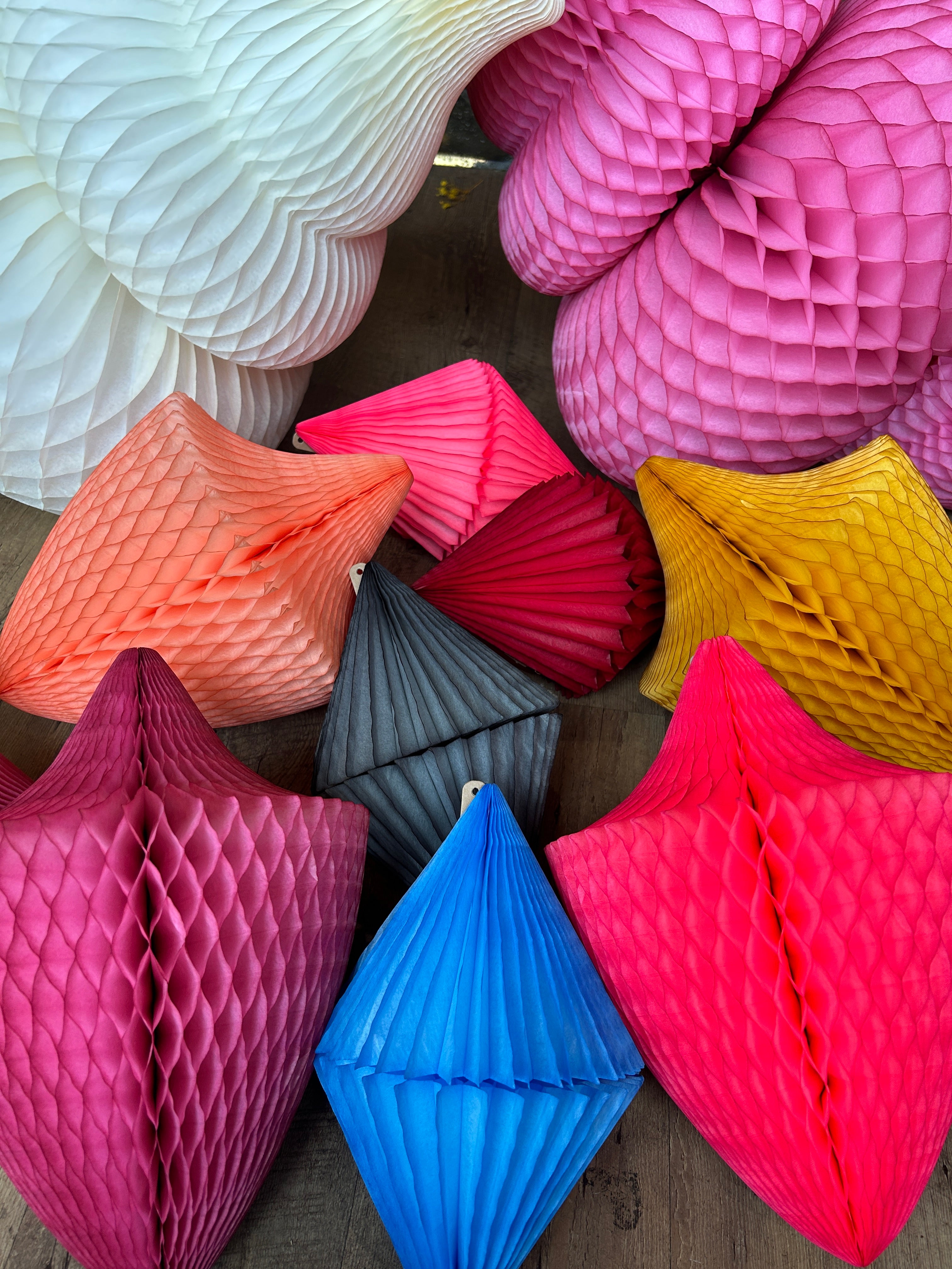 Honeycomb Hanging Decorations - PARCEL