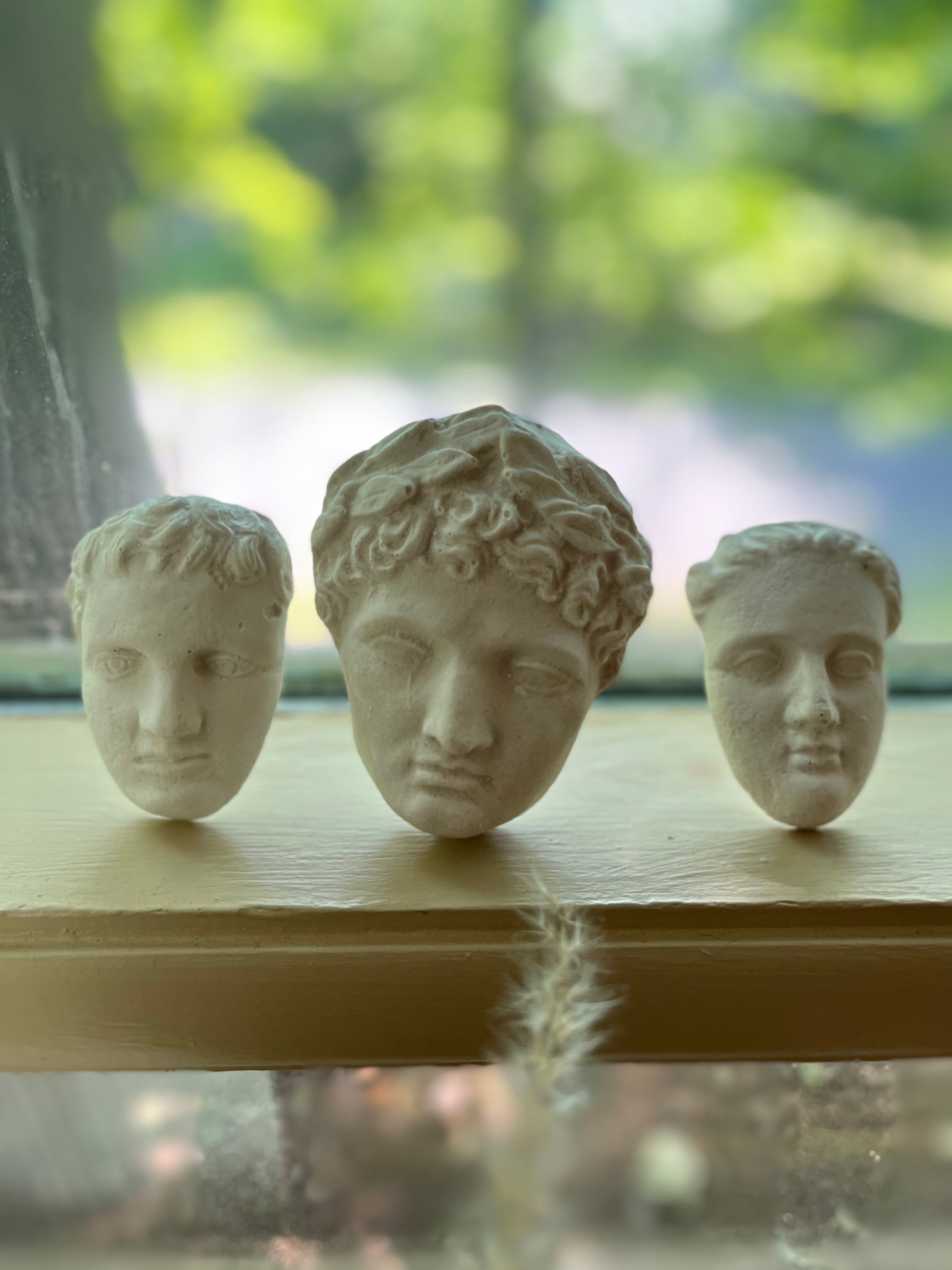 Fragment Faces Plaster Tokens - PARCEL