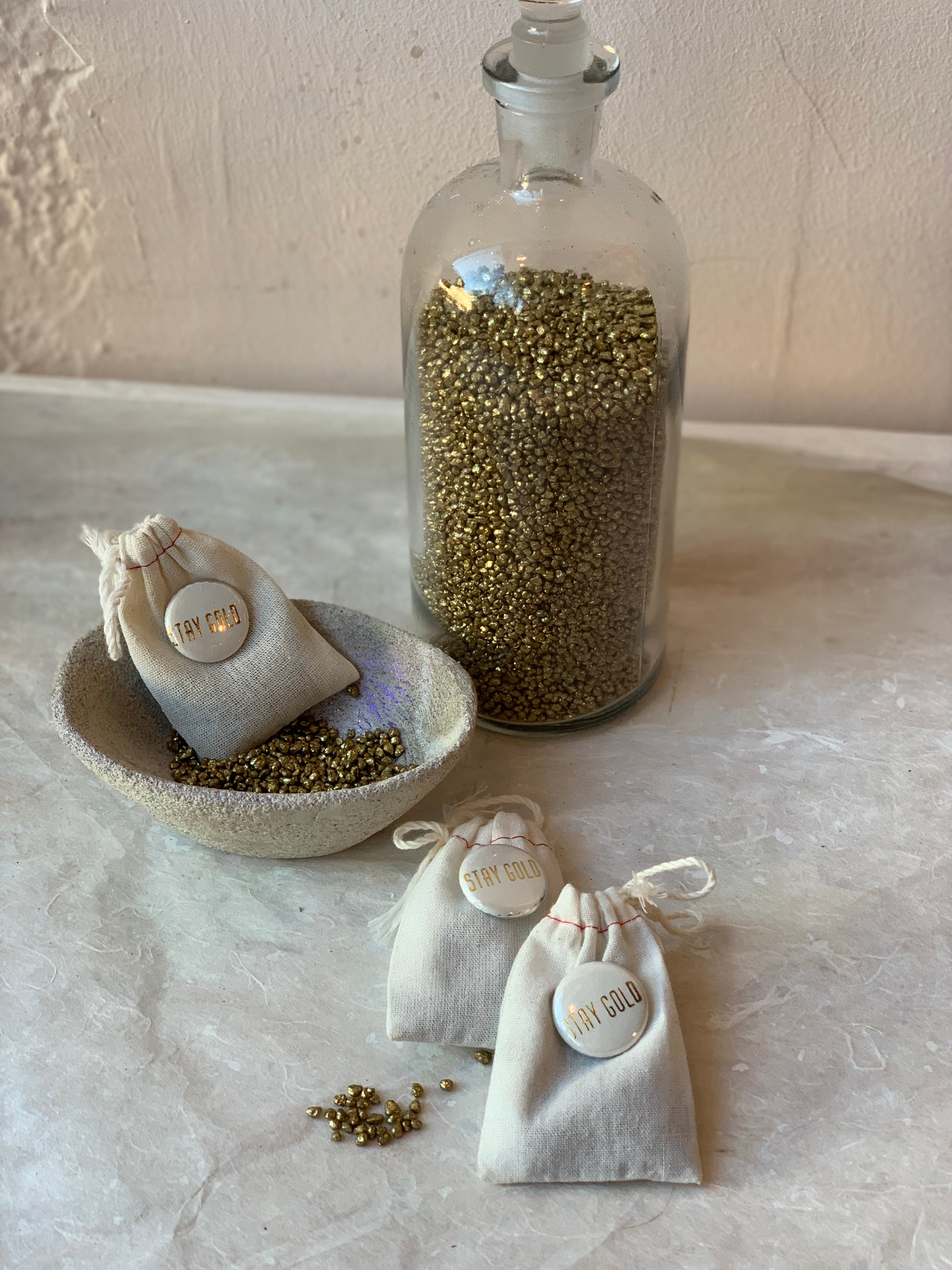Pouch of golden nuggets - PARCEL