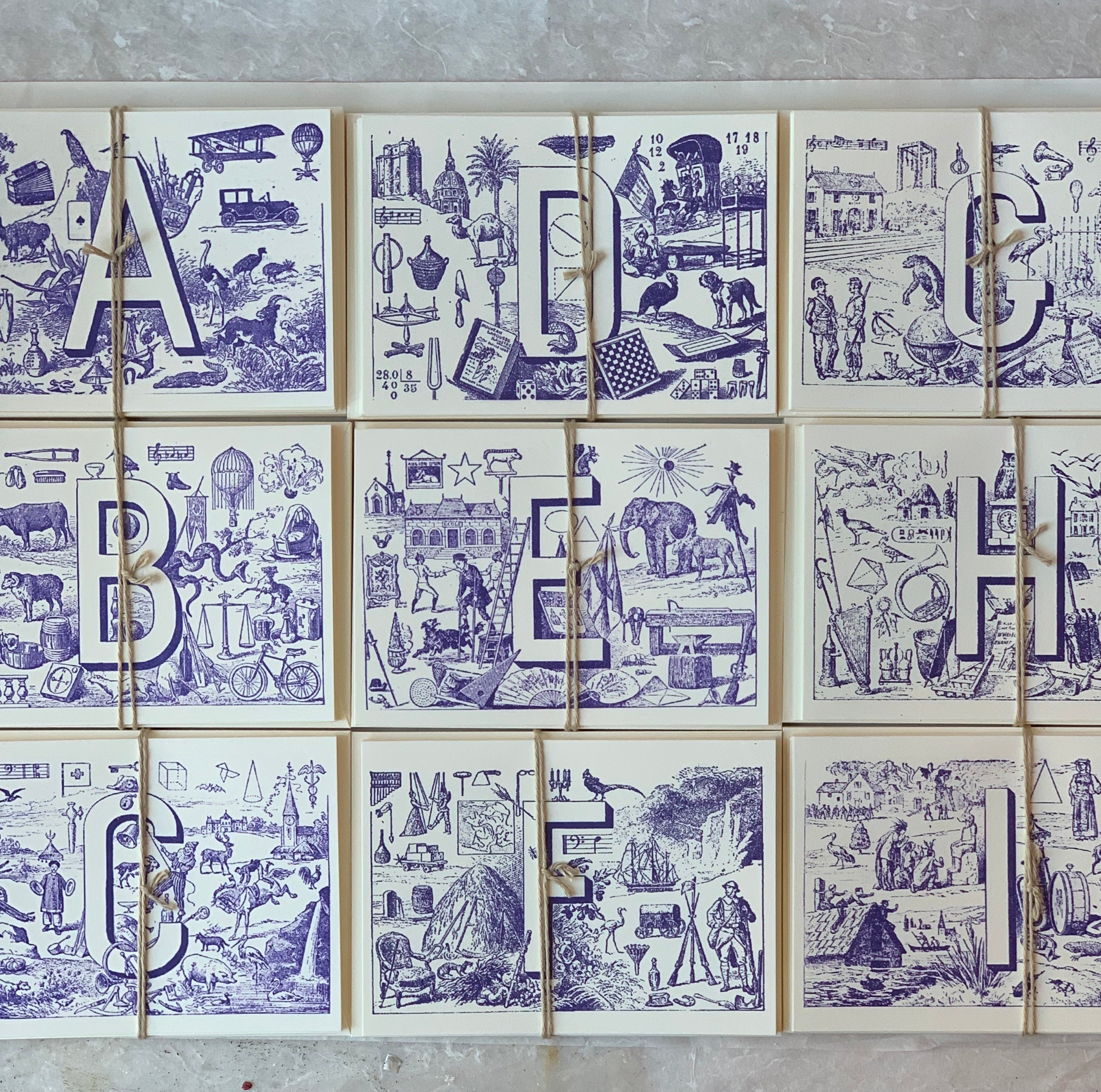 French Alphabet Monogrammed Notecards - PARCEL