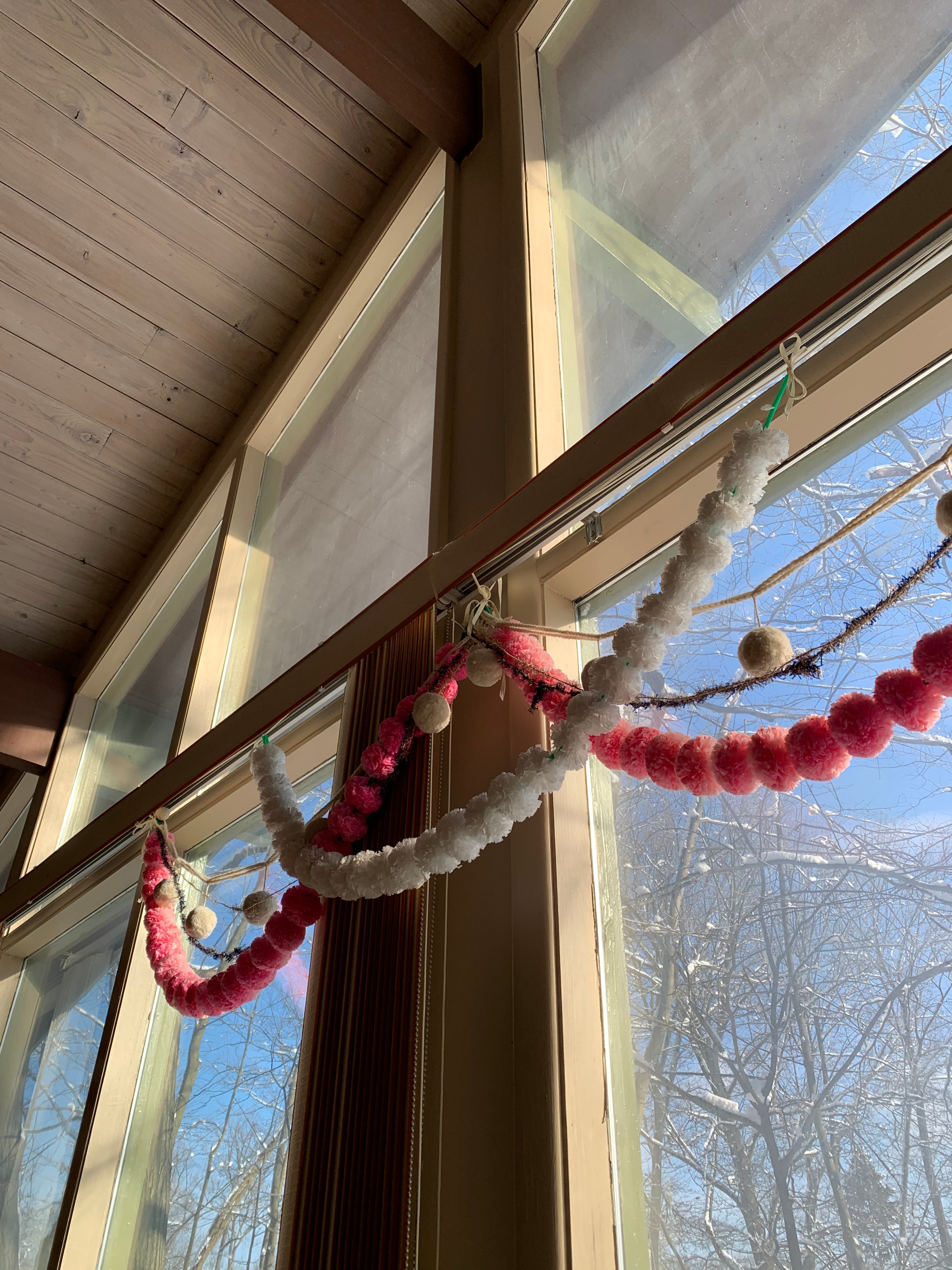 Fluffy Pompom Garland - PARCEL