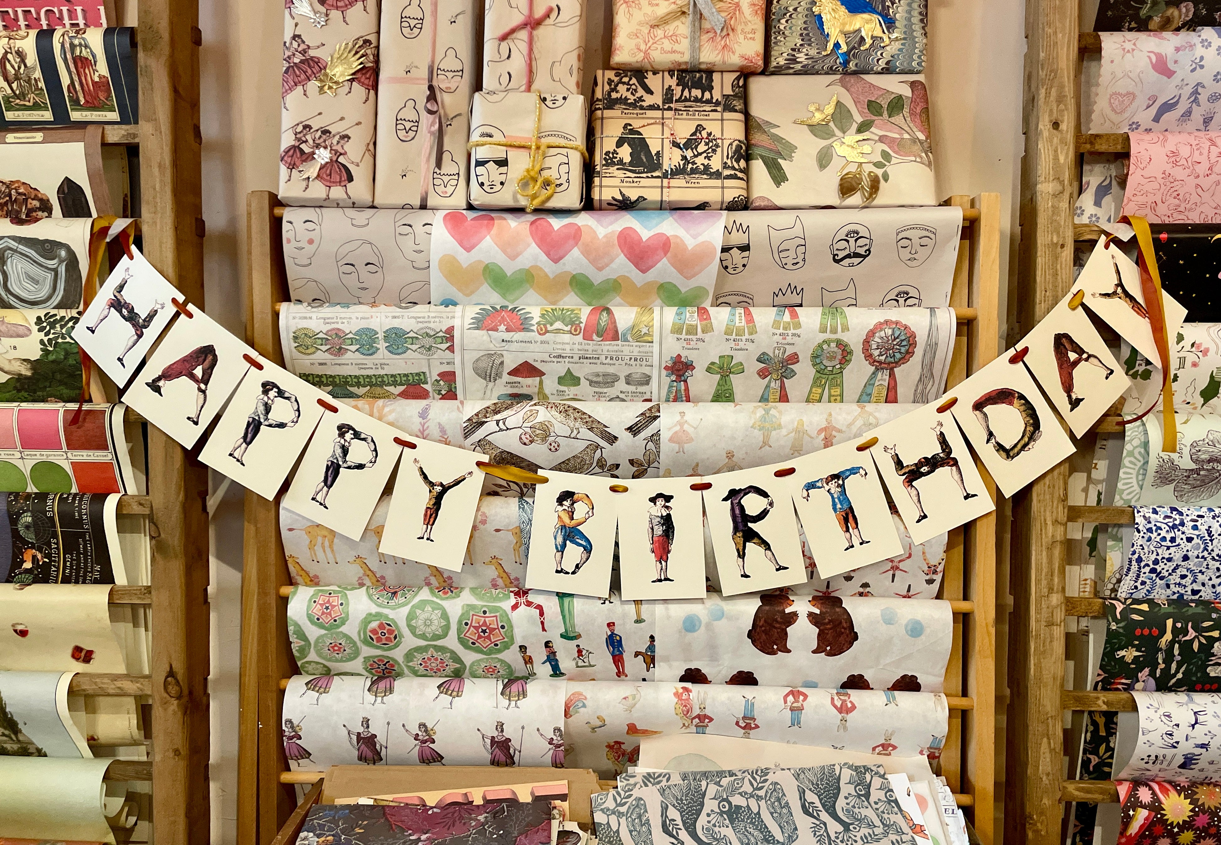 Happy Birthday Posture Banner - PARCEL