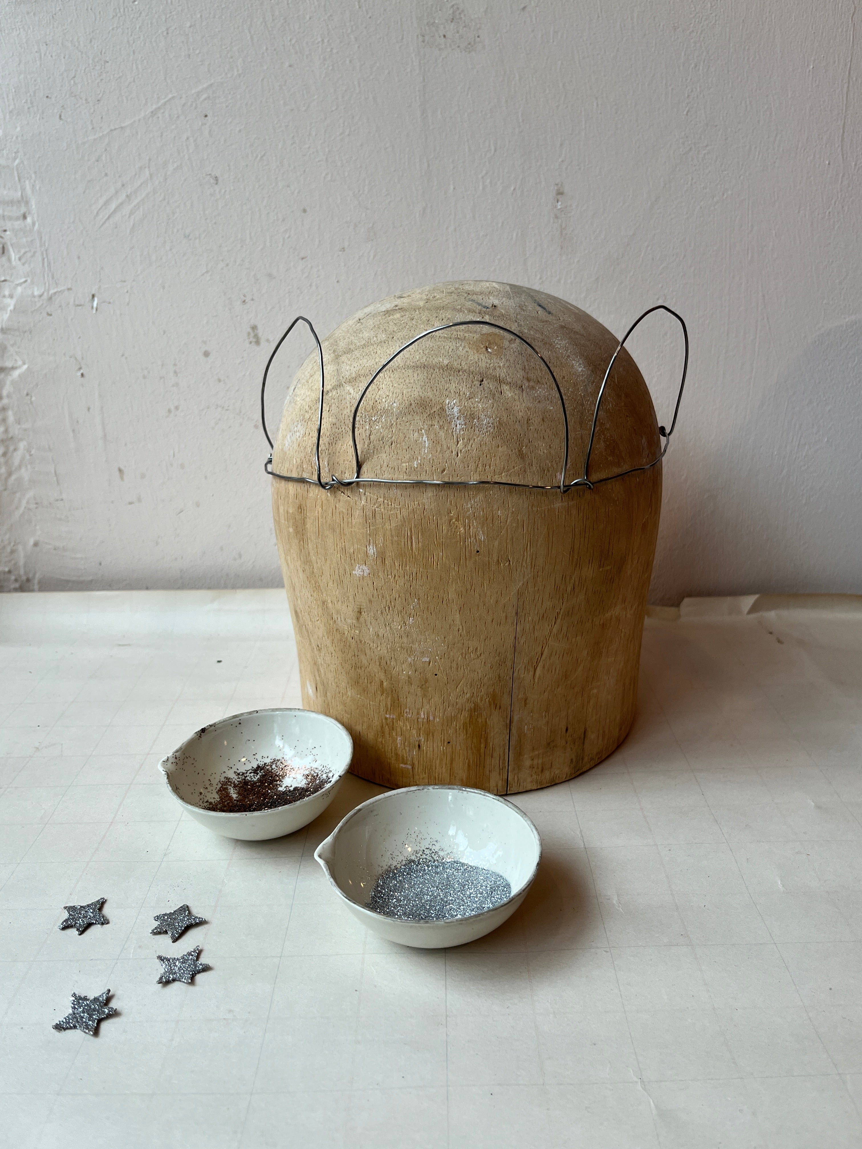 Scalloped Wire Crown - PARCEL