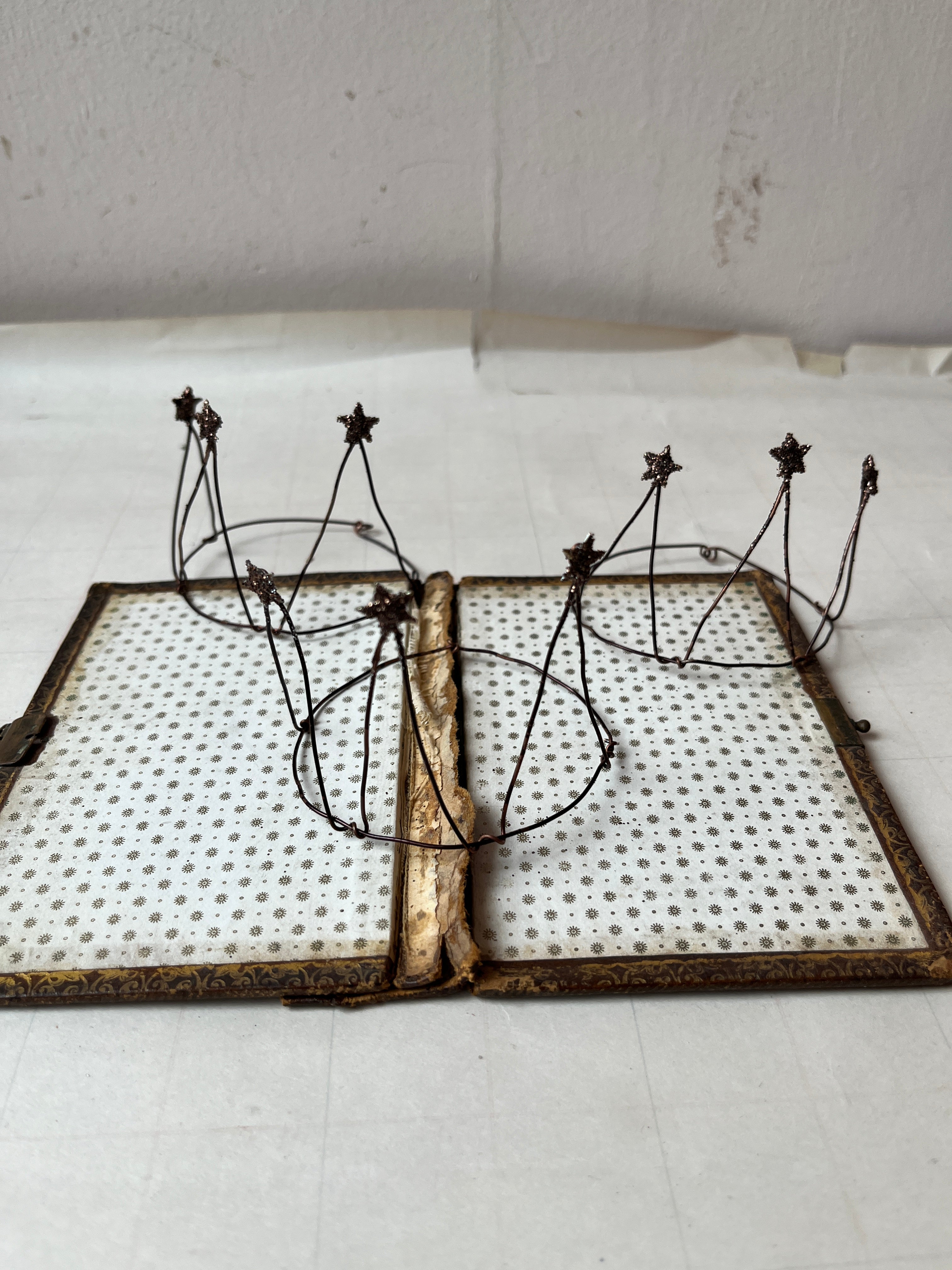Tiny Wire Crowns - PARCEL