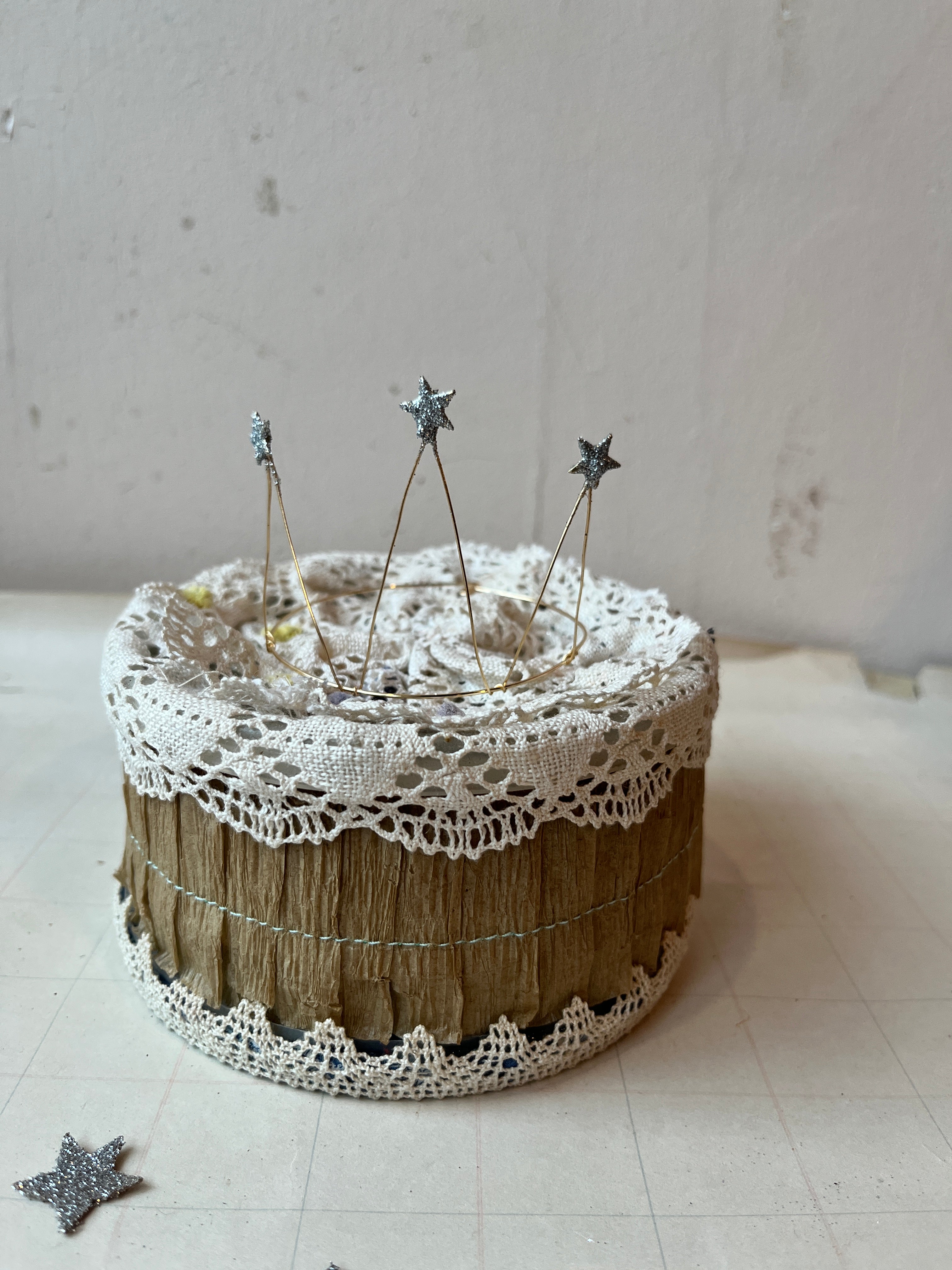 Tiny Wire Crowns - PARCEL