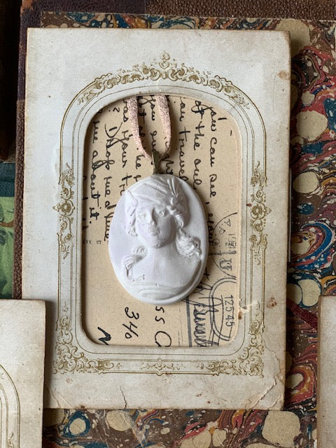 Intaglio Pendant Ornaments - PARCEL