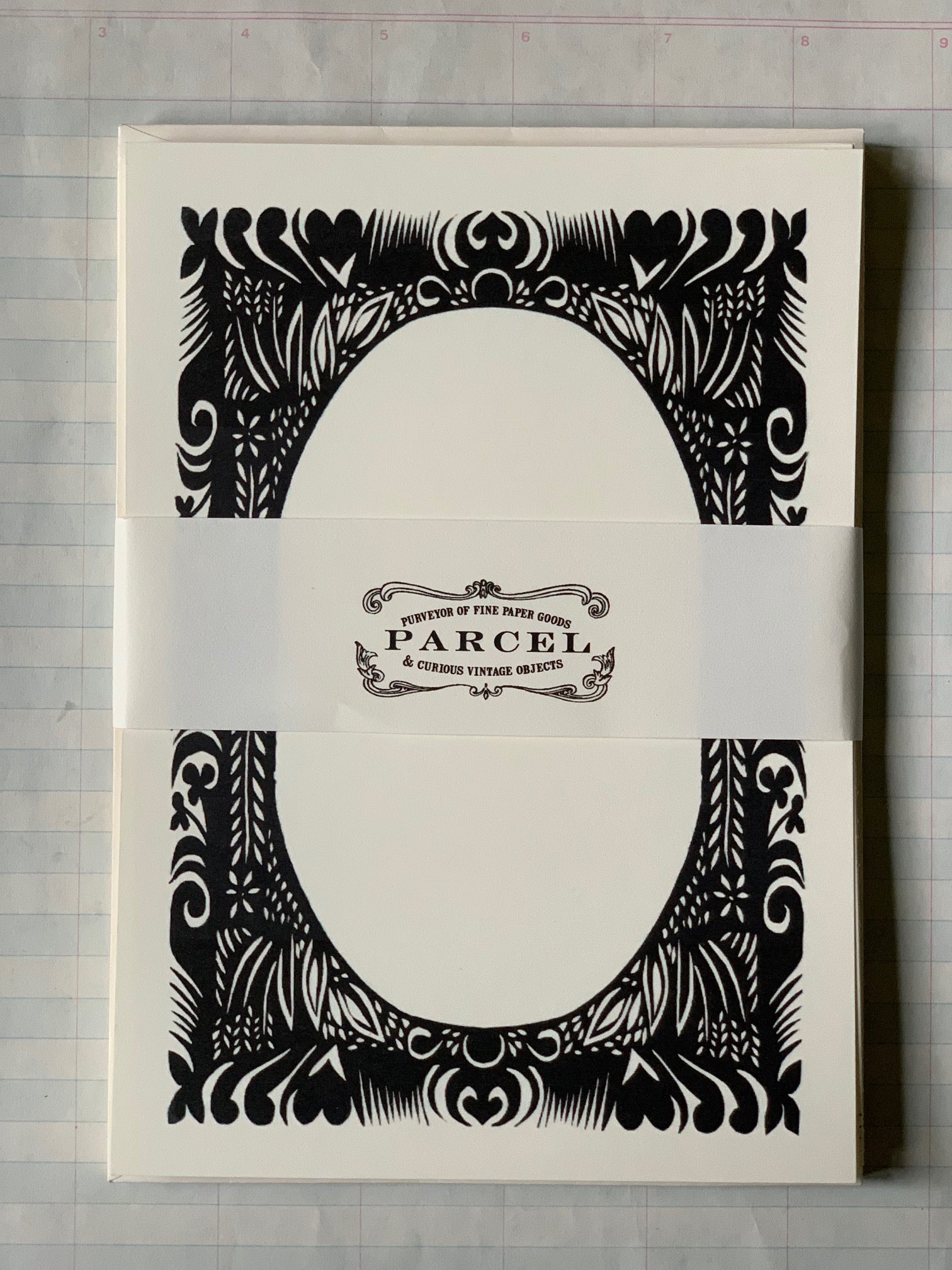 Papercut Oval Scene Notecards - PARCEL